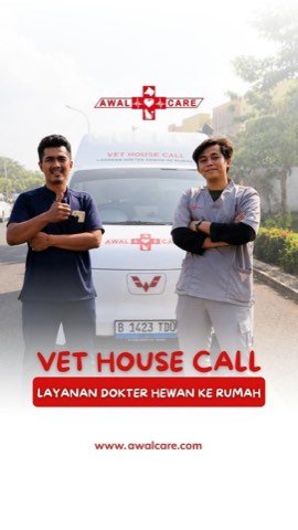 Tim Vet Van Awal Care di depan kendaraan layanan